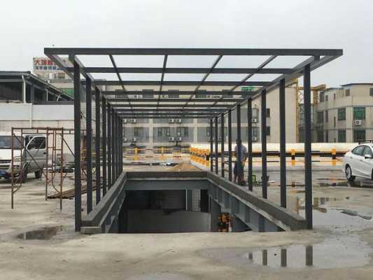 商铺钢结构雨棚宽度（钢结构雨棚厚度）