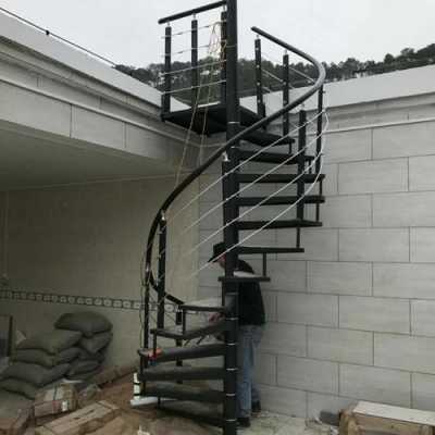 钢结构阁楼转角楼梯（钢楼梯转角平台分三步）